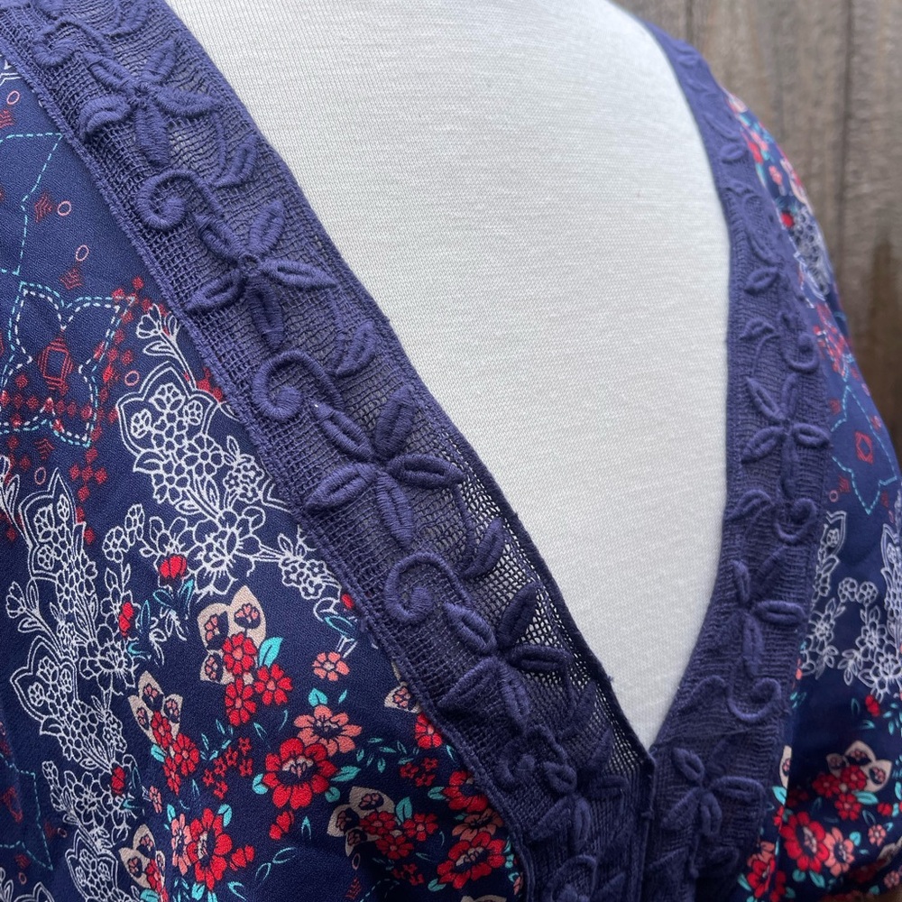 Floral Navy Dress with Lace Detail - Picture 6 of 7